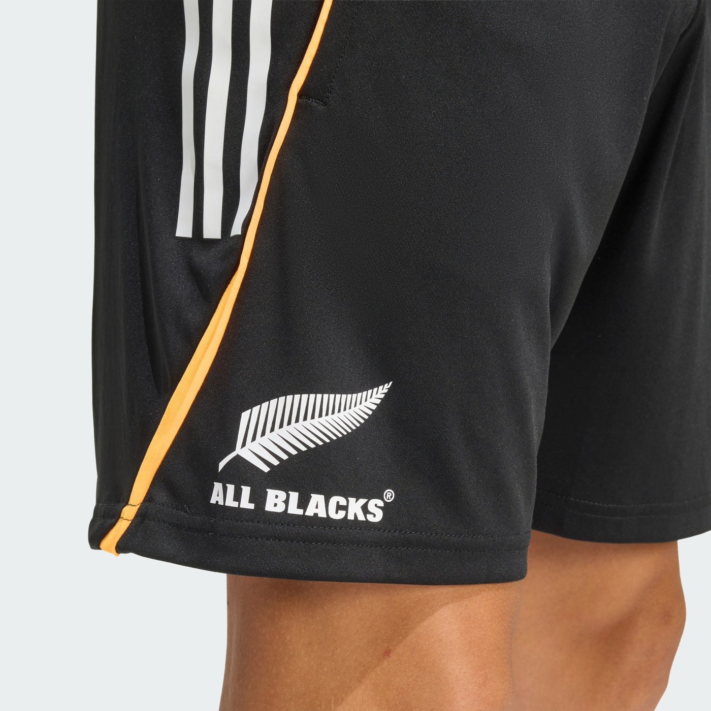ADIDAS ALL BLACKS GYM SHORT 26