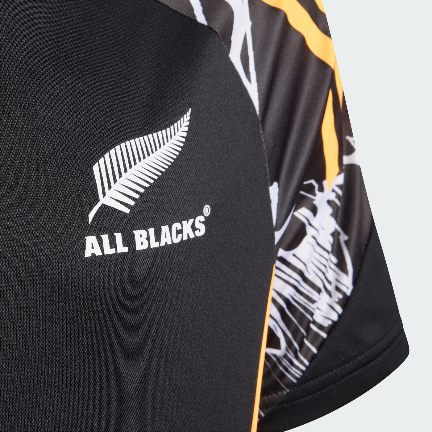 ADIDAS ALL BLACKS PERFORMANCE TEE YOUTH 26
