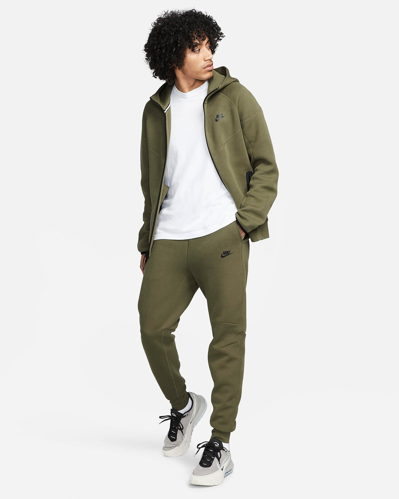 Nike Tech Fleece Mens Size Medium Black Jogger Sweatpants Sportswear  DD5293-010